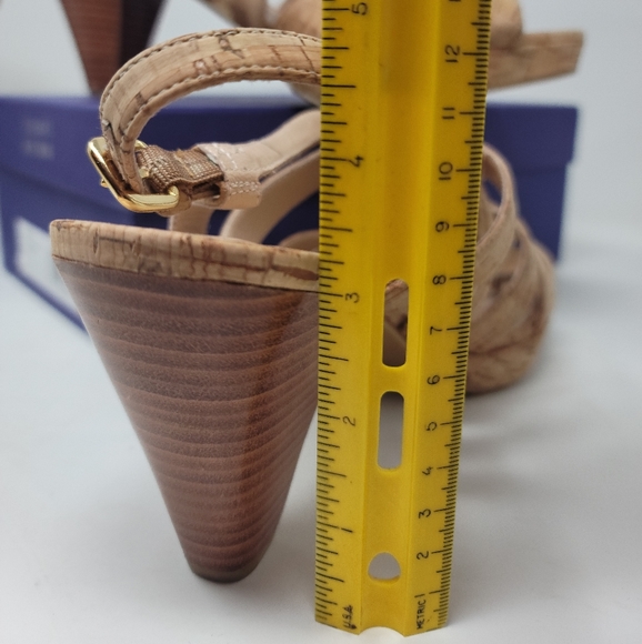 Stuart Weitzman Cork Heels 10 - Picture 3 of 7